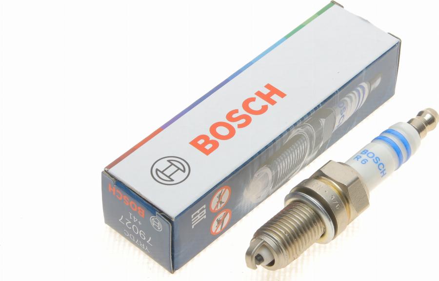 BOSCH 0 242 135 515 - Aizdedzes svece autodraugiem.lv