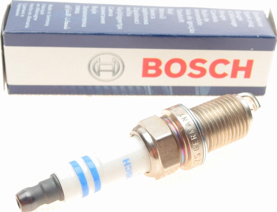 BOSCH 0 242 240 653 - Aizdedzes svece autodraugiem.lv