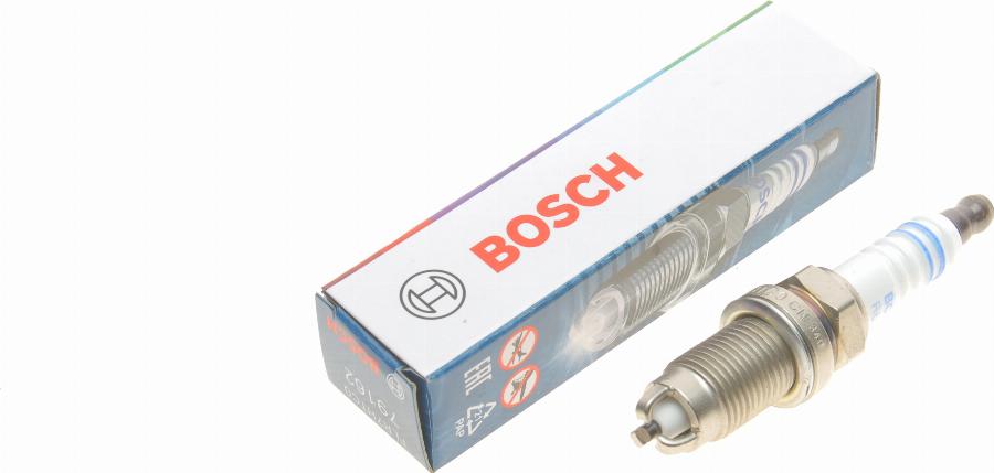 BOSCH 0 242 235 788 - Aizdedzes svece autodraugiem.lv