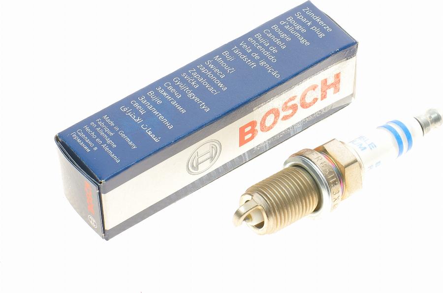 BOSCH 0 242 230 528 - Aizdedzes svece autodraugiem.lv