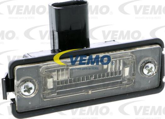 Vemo V10-84-0033 - Numurzīmes apgaismojuma lukturis autodraugiem.lv