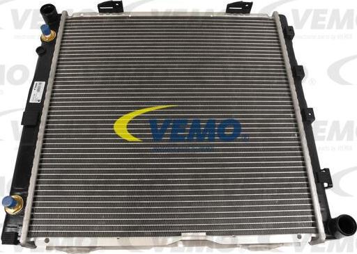 Vemo V30-60-1306 - Radiators, Motora dzesēšanas sistēma autodraugiem.lv