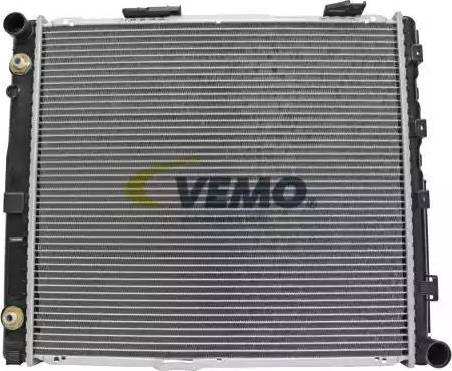 Vemo V30-60-1307 - Radiators, Motora dzesēšanas sistēma autodraugiem.lv