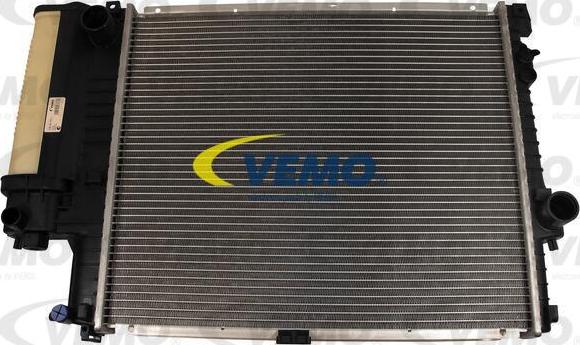 Vemo V20-60-1511 - Radiators, Motora dzesēšanas sistēma autodraugiem.lv