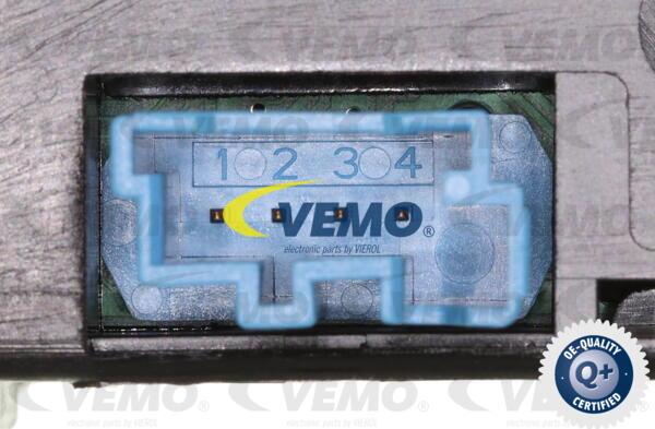 Vemo V22-80-0027 - Slēdzis uz stūres statnes autodraugiem.lv